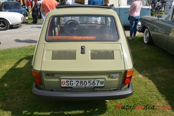 Fiat 126 1972-2000 (1980 Fiat 126 Personal 4 fastback 2d), tył