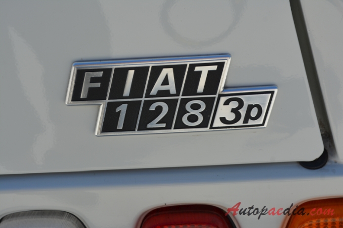Fiat 128 Coupé 2. seria 1975-1980 (1976 Fiat 128 3p 1300 hatchback 3d), emblemat tył 