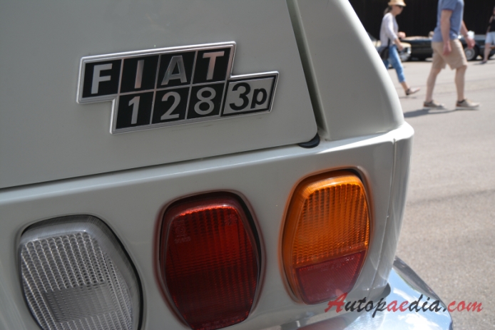 Fiat 128 Coupé 2. seria 1975-1980 (1976 Fiat 128 3p 1300 hatchback 3d), emblemat tył 