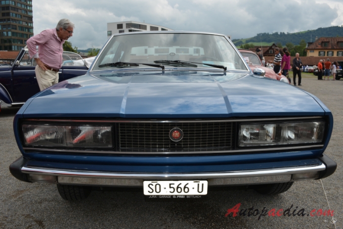 Fiat 130 1969-1977 (1974 Fiat 130 BC 3200 Coupé 2d), przód