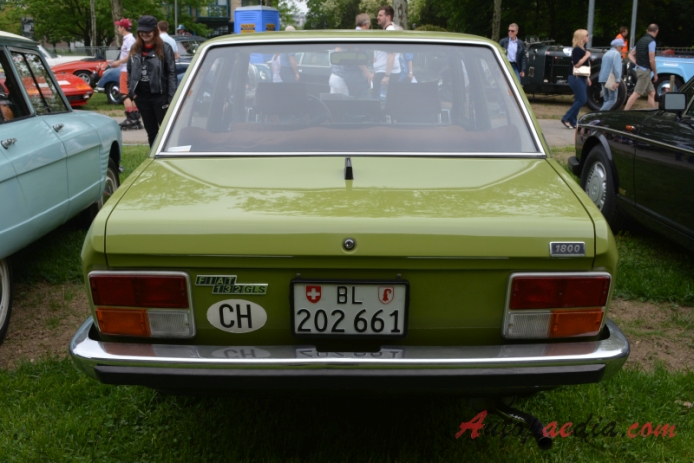 Fiat 132 2. seria 1974-1977 (1976 Fiat 132 1800ccm GLS sedan 4d), tył