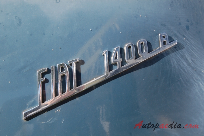 Fiat 1400 1950-1958 (1954-1956 Fiat 1400A sedan 4d), emblemat tył 