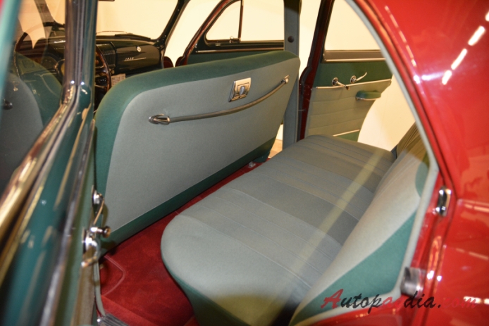 Fiat 1900 1952-1958 (1953 Fiat 1900 sedan 4d), wnętrze