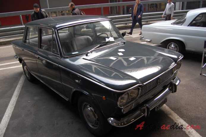 Fiat 1500 1961-1967 (1964-1967 Fiat 1500 C sedan 4d), prawy przód