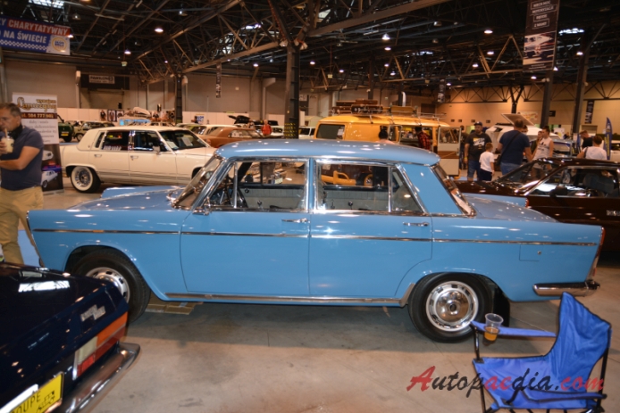 Fiat 1800 1959-1968 (1962 Fiat 1800 B sedan 4d), lewy bok