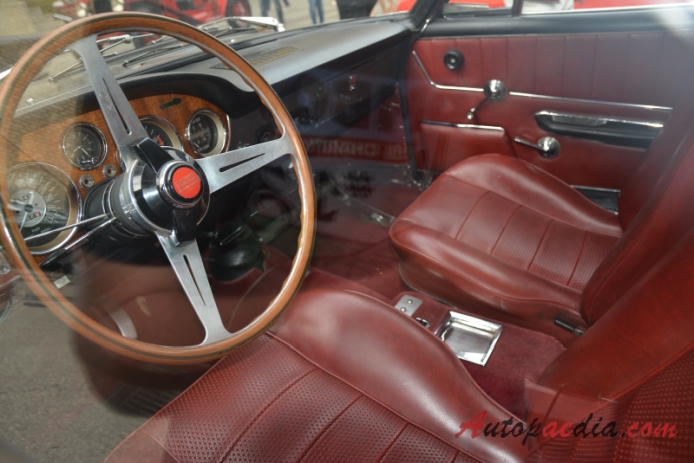 Fiat 2300 1961-1968 (1962-1968 Fiat 2300S Ghia Coupé 2d), wnętrze