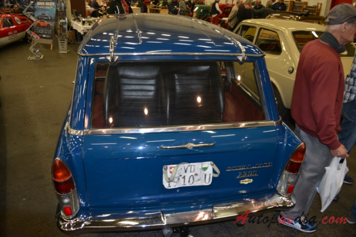 Fiat 2300 1961-1968 (1965 Steyr-Fiat 2300 Familiare 5d), tył