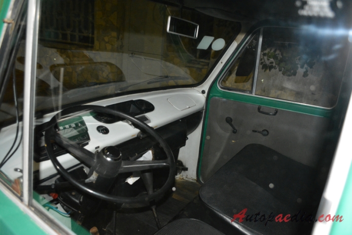 Fiat 238 1965-1983 (1965-1977 kamper), wnętrze