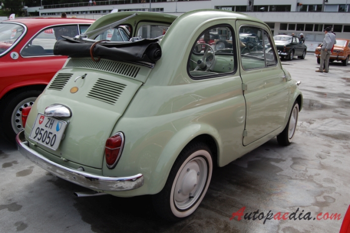 Fiat 500 1957-1975 (1957-1959 Fiat Nuova 500 N Normale), prawy tył