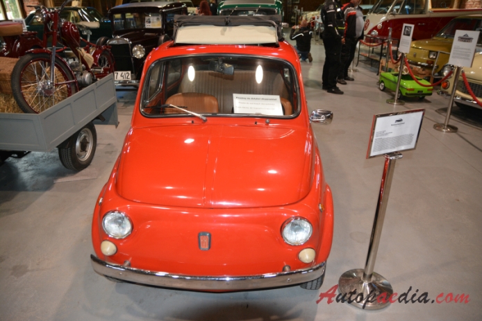 Fiat 500 1957-1975 (1970 Fiat 500 L Lusso), front view