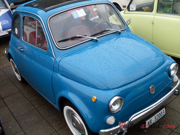 Fiat 500 1957-1975 (1971 500 L Lusso), right front view