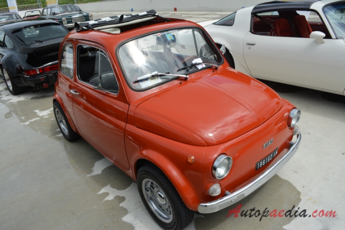 Fiat 500 1957-1975 (1974 Fiat 500 R), right front view