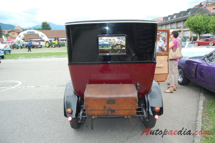 Fiat 501 1919-1926 (1925 1500ccm saloon), rear view