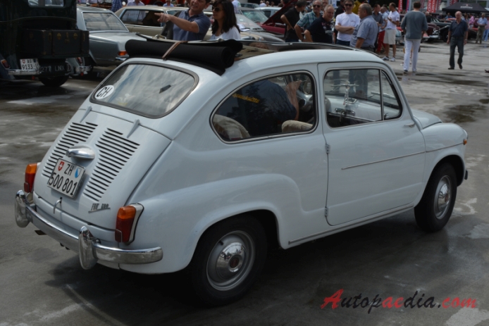 Fiat 600 1955-1969 (1960-1964 Fiat 600D seria I 767ccm), prawy tył
