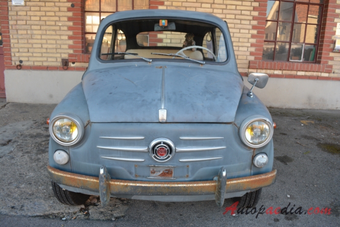 Fiat 600 1955-1969 (1965 Fiat 600D seria II), przód