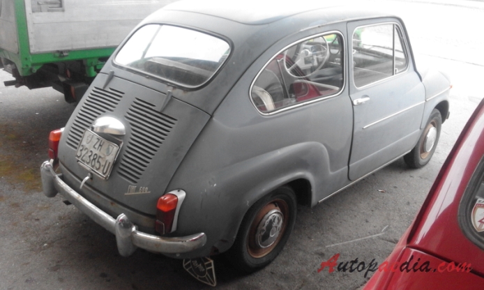 Fiat 600 1955-1969 (1965 Fiat 600D seria II), prawy tył