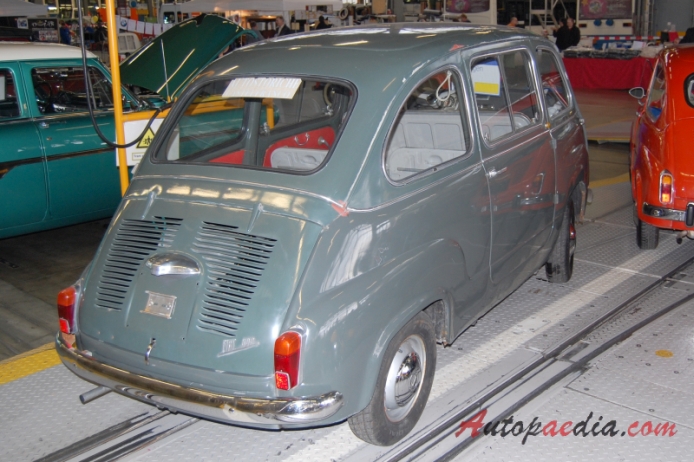 Fiat 600 Multipla 1956-1967 (1963 Fiat Multipla 767ccm), right rear view