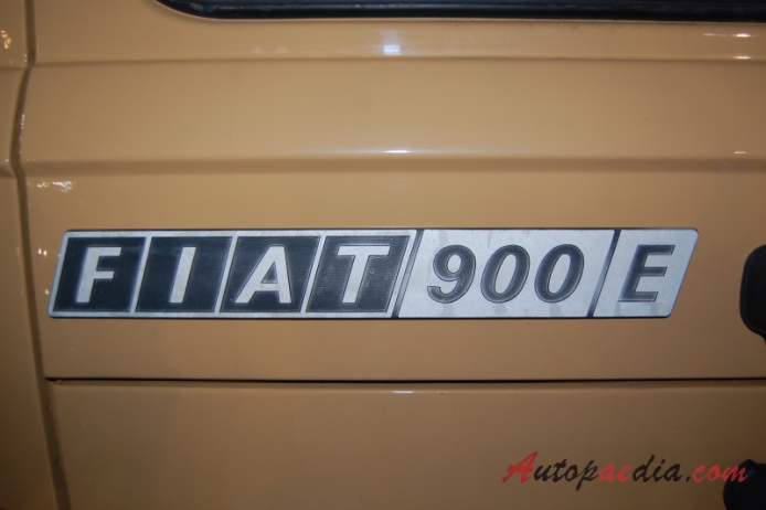 Fiat 900 1976-1986 (1980-1981 Fiat 900E Panorama minibus 4d), emblemat tył 