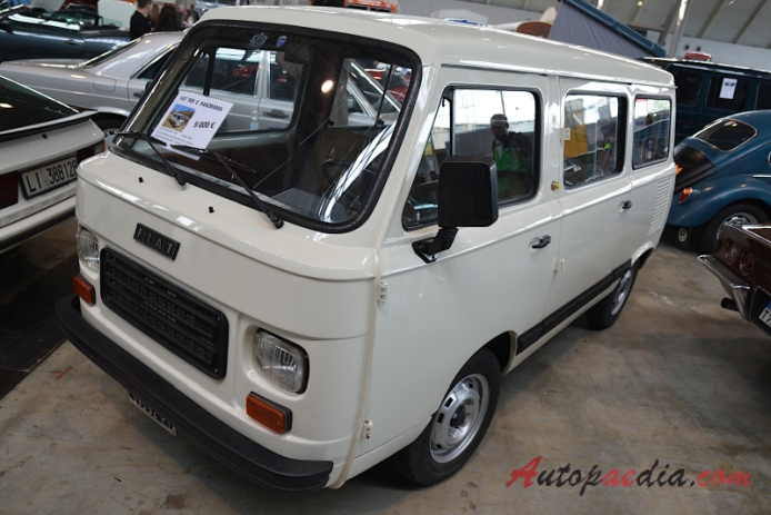 Fiat 900 1976-1986 (1985 Fiat 900E Panorama minibus 4d), lewy przód