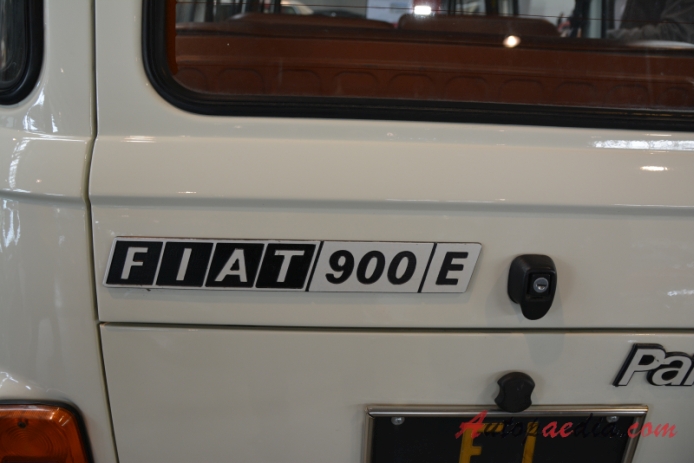 Fiat 900 1976-1986 (1985 Fiat 900E Panorama minibus 4d), emblemat tył 