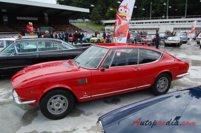 Fiat Dino 1966-1973 (1967-1968 Fiat Dino Bertone Coupé 2d), lewy bok