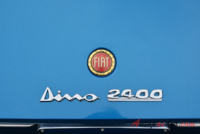 Fiat Dino 1966-1973 (1969-1973 Fiat Dino 2400 Bertone Coupé 2d), emblemat tył 