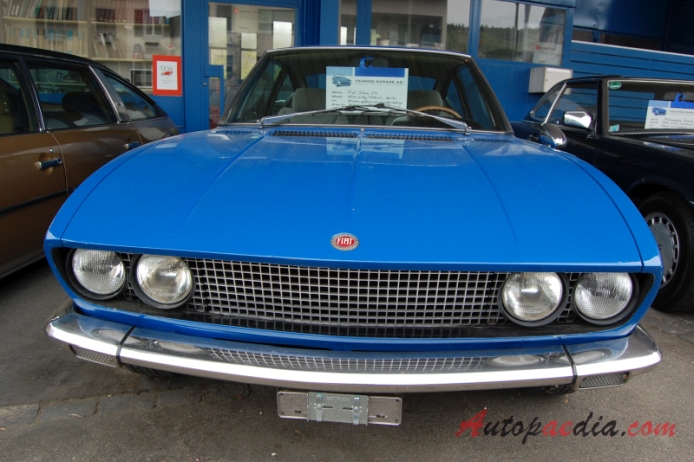 Fiat Dino 1966-1973 (1971 Fiat Dino 2400 Bertone Coupé 2d), przód