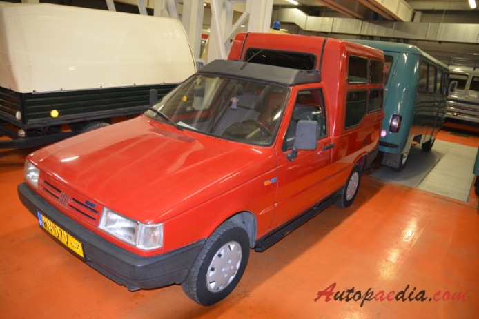 Fiat Fiorino 2. seria 1988-2014 (1992-1994 Fiat Fiorino 2 Panorama Faza II 3d), lewy przód