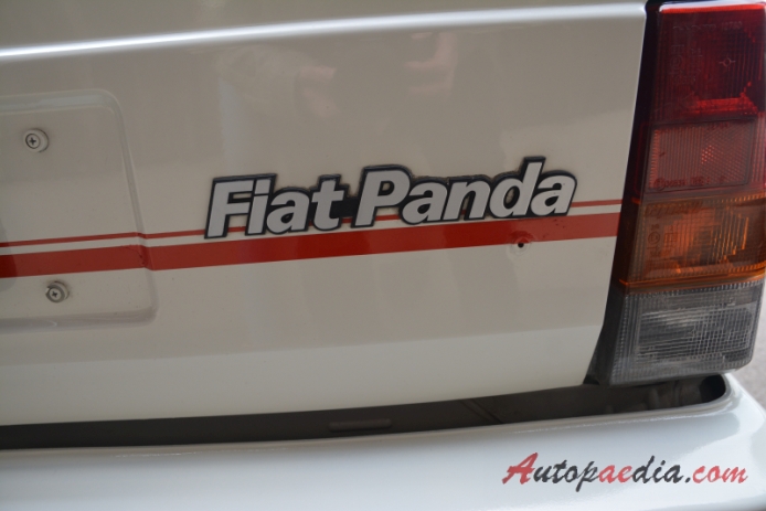 Fiat Panda 1. generatiom Mk1 1980-1985 (1985 Fiat Panda tennis hatchback 3d), emblemat tył 