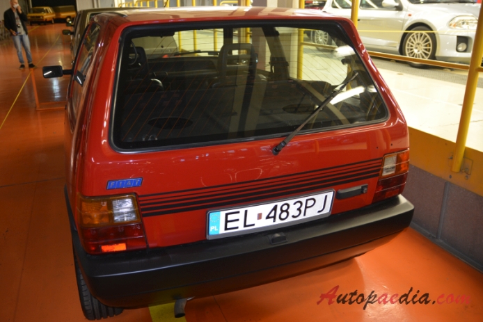 Fiat Uno 1. seria 1983-1989 (1985-1989 Fiat Uno Turbo i.e. hatchback 5d), tył