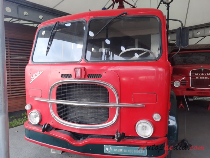 Fiat 682 1952-1988 (1962-1967 Fiat 682 N3 wóz strażacki), przód