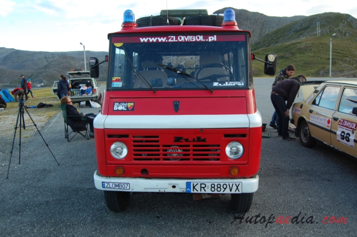 Żuk 1959-1998 (1970-1998 A 07 fire engine 4d), front view