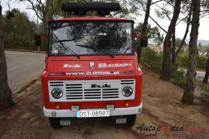 Żuk 1959-1998 (1970-1998 A 15 wóz strażacki 4d), przód