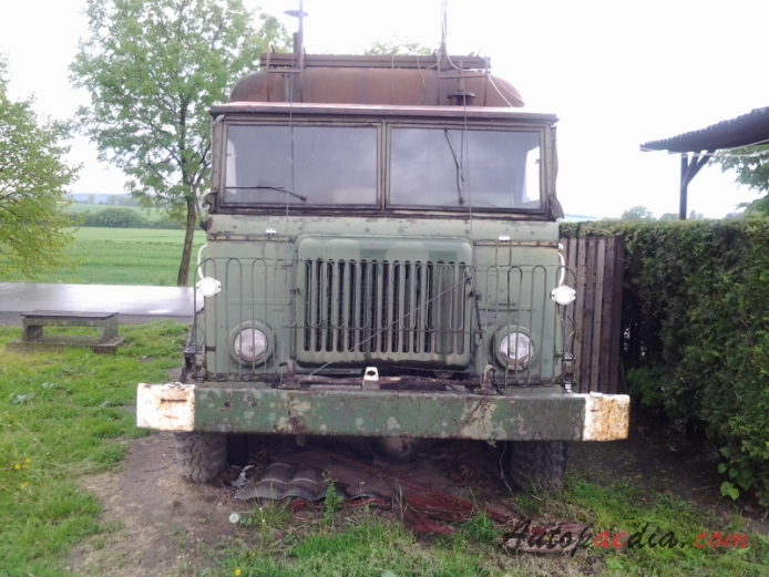 Star 660 1965-1983 (1968-1983 660M2 signals and command military truck), front view