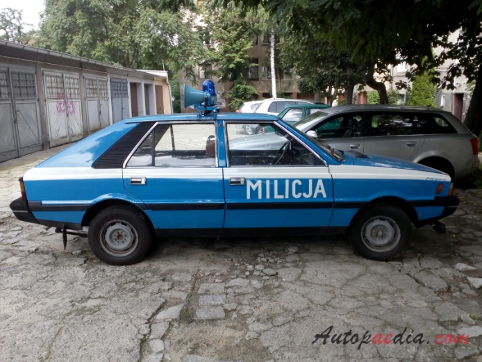 FSO Polonez MR78 (Borewicz) 1978-1983 (1983 milicja Police Car hatchback 5d), right side view