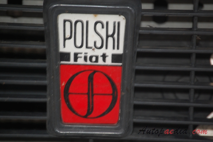 Polski Fiat 125p 2. generacja FSO 1500 1983-1991 (1.5 C kombi 5d), emblemat przód 