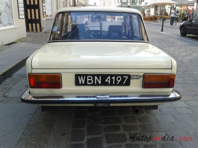Polski Fiat 125p 2. generacja FSO 1500 1983-1991 (1983-1988 1.5 C sedan 4d), tył