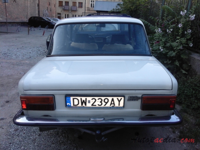 Polski Fiat 125p 2. generacja FSO 1500 1983-1991 (1983-1988 1.5 LS sedan 4d), tył