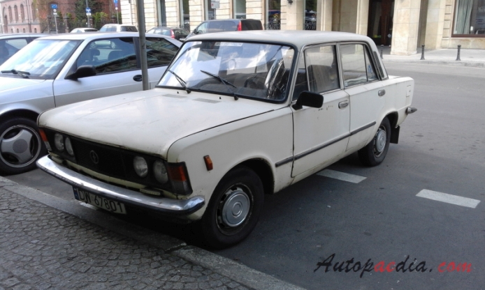 Polski Fiat 125p 2nd generation FSO 1500 1983-1991 (sedan 4d), left front view