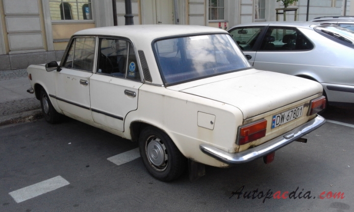 Polski Fiat 125p 2. generacja FSO 1500 1983-1991 (sedan 4d), lewy tył