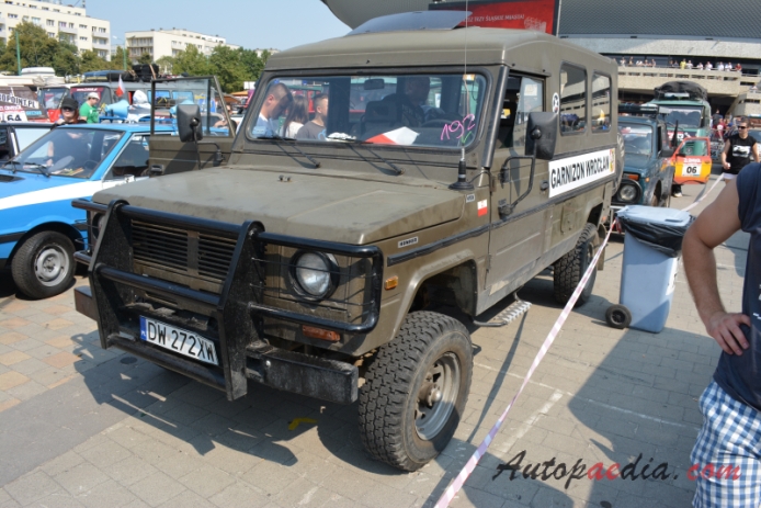 Honker 1988-present (1997-2001 Daewoo-FSO pojazd wojskowy), lewy przód