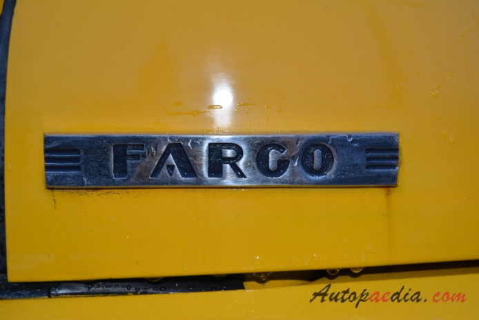 Fargo B Series 1948-1953 (1952 pickup 2d), emblemat bok 
