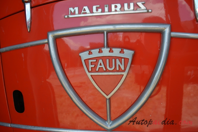 Faun F-24 DL/320 F 1961-1965 (LF 8 Magirus fire engine), front emblem  