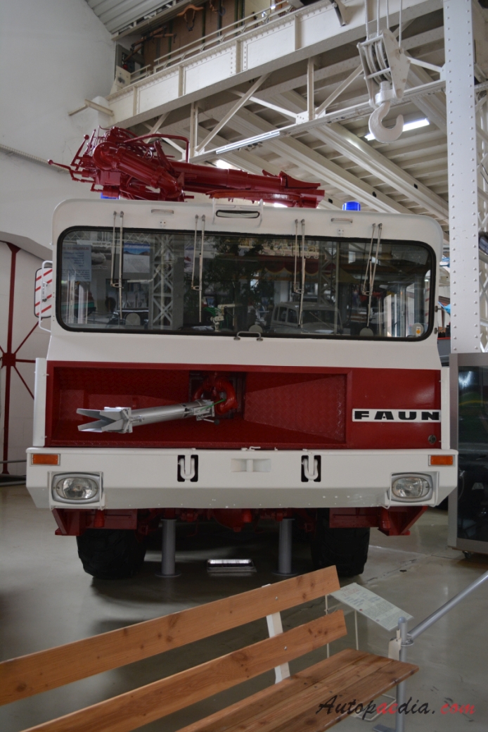 Faun LF 1410/52 V 1970-19xx (1970 GFLF 6/18-2 wóz strażacki), przód