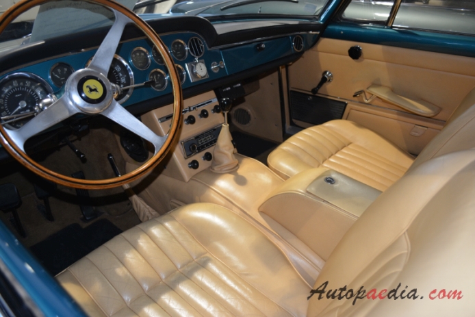 Ferrari 250 GTE/GT 2+2 1960-1963 (1962), wnętrze