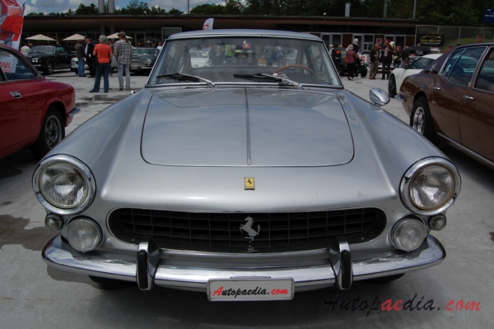 Ferrari 250 GTE/GT 2+2 1960-1963 (1962-1963), przód