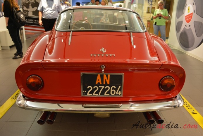 Ferrari 275 1964-1968, rear view