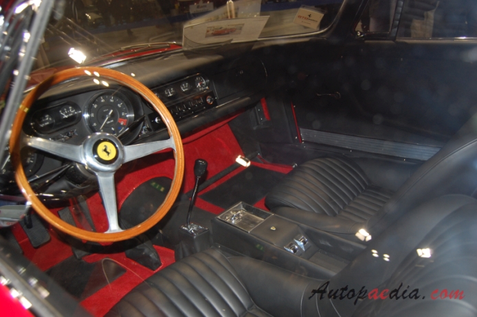 Ferrari 275 1964-1968 (1967 GTB/4), interior