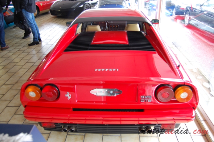 Ferrari 328 1985-1989 (1988 GTB), tył