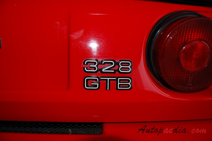Ferrari 328 1985-1989 (1988 GTB), emblemat tył 